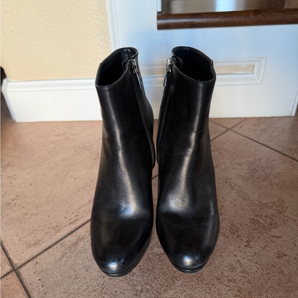 Via Spiga Black Leather Ankle Boots